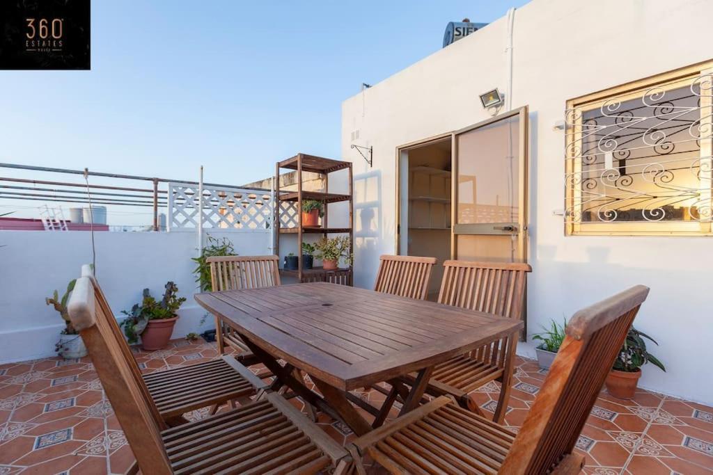 Beautiful, Typical Maltese 4Br Home With Roof Top By 360 Estates Слима Екстериор снимка