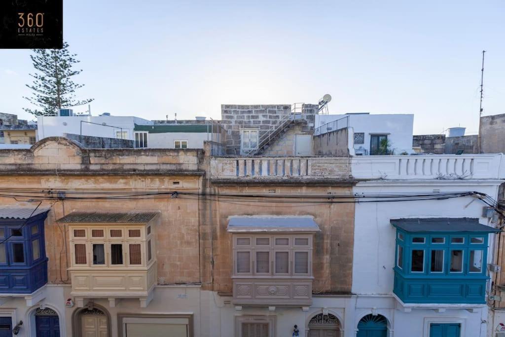 Beautiful, Typical Maltese 4Br Home With Roof Top By 360 Estates Слима Екстериор снимка