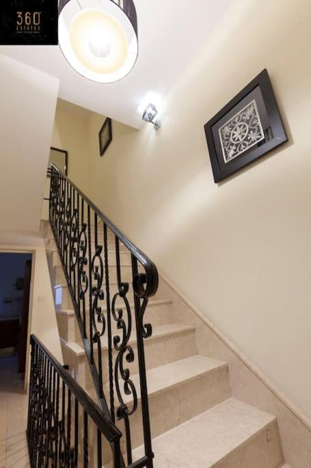 Beautiful, Typical Maltese 4Br Home With Roof Top By 360 Estates Слима Екстериор снимка