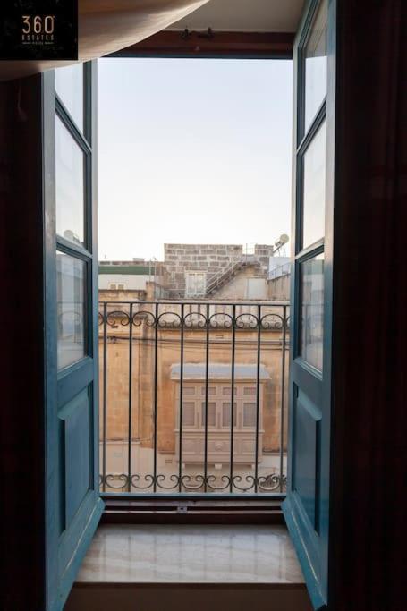 Beautiful, Typical Maltese 4Br Home With Roof Top By 360 Estates Слима Екстериор снимка