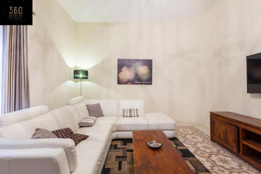 Beautiful, Typical Maltese 4Br Home With Roof Top By 360 Estates Слима Екстериор снимка