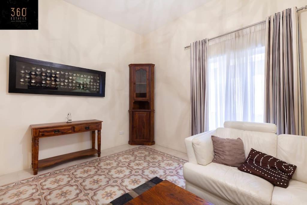 Beautiful, Typical Maltese 4Br Home With Roof Top By 360 Estates Слима Екстериор снимка