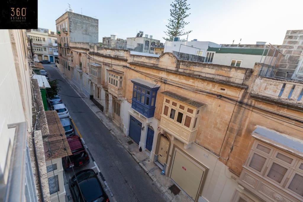 Beautiful, Typical Maltese 4Br Home With Roof Top By 360 Estates Слима Екстериор снимка