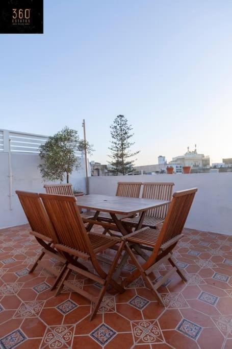 Beautiful, Typical Maltese 4Br Home With Roof Top By 360 Estates Слима Екстериор снимка